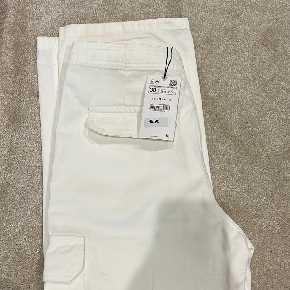 Zara cargos